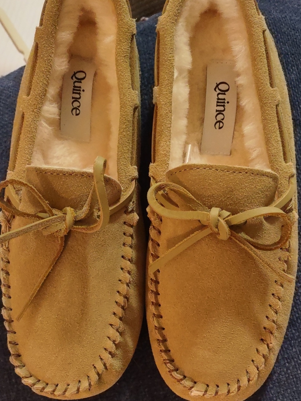 NIB**QUINCE**Women’s Suede Shearling Moccasin Slippers Size 7. Light Tan